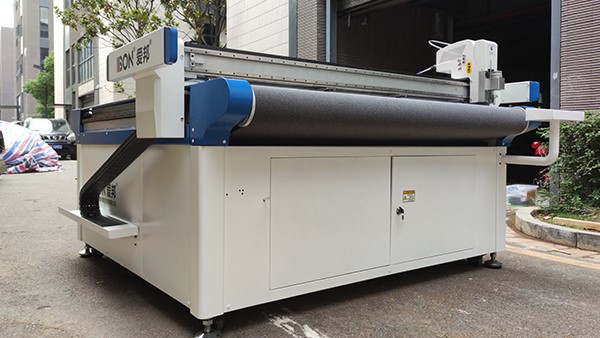 電腦數(shù)控智能布料切割機