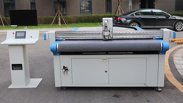 箱包自動送料切割機